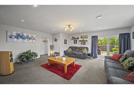 Photo of property in 108 Wainoni Road, Avondale, Christchurch, 8061