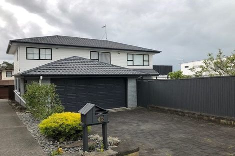 Photo of property in 2/42 Aberdeen Road, Campbells Bay, Auckland, 0620