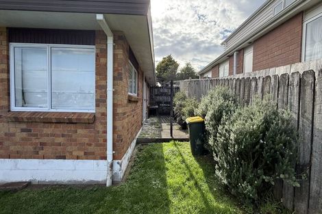 Photo of property in 3/74 West Coast Road, Glen Eden, Auckland, 0602