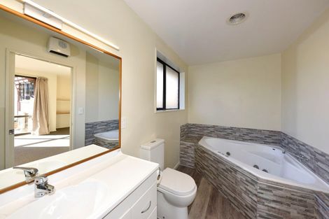 Photo of property in 10 Courtfield Close, Parklands, Christchurch, 8083
