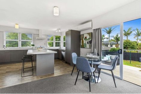 Photo of property in 2/111 Hobsonville Road, West Harbour, Auckland, 0618