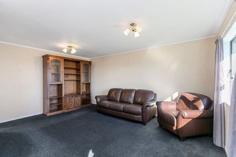 Photo of property in 15b Bayswater Place, Newlands, Wellington, 6037