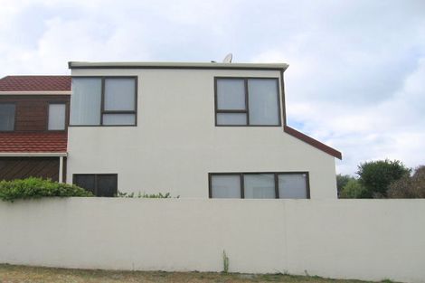 Photo of property in 14 Rangitane Street, Maupuia, Wellington, 6022
