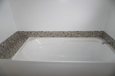 Photo of property in 11 Munstead Place, Hillcrest, Auckland, 0627