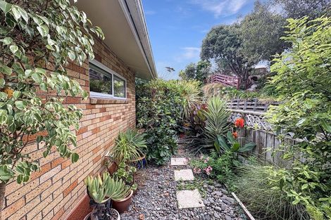Photo of property in 2 Saint Leonard Street, Saint Johns Hill, Whanganui, 4501