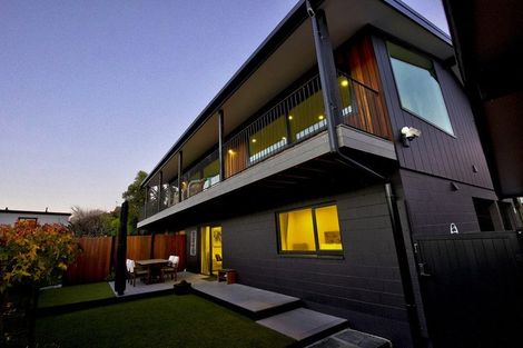 Photo of property in 18 Poplar Drive, Kelvin Heights, Queenstown, 9300
