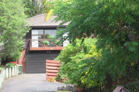 Photo of property in 2/8 Lyons Avenue, Murrays Bay, Auckland, 0630