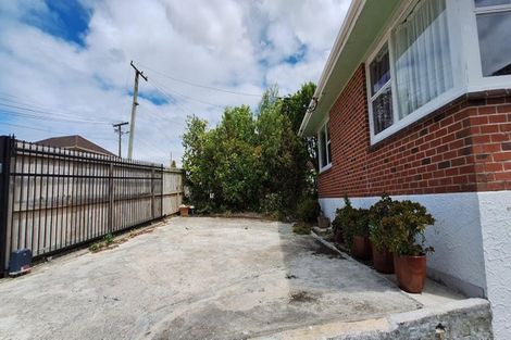 Photo of property in 64 Mcfadzean Drive, Blockhouse Bay, Auckland, 0600