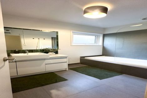 Photo of property in 4 Hiwihau Place, Glenfield, Auckland, 0629