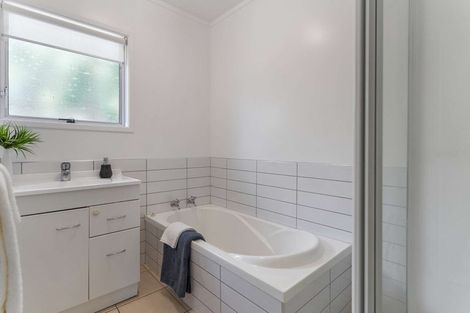 Photo of property in 1/17 Bain Place, Bucklands Beach, Auckland, 2014