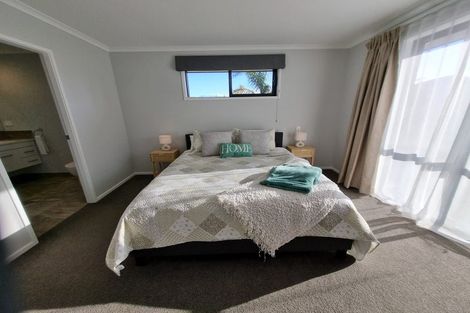 Photo of property in 13 Powhaitere Road, One Tree Point, 0118