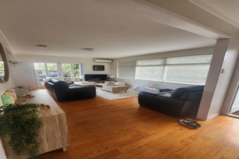 Photo of property in 90 Lauderdale Road, Birkdale, Auckland, 0626