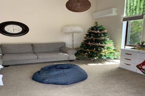 Photo of property in 43 Gosford Drive, Botany Downs, Auckland, 2010