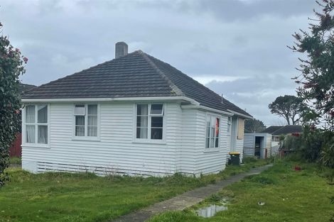 Photo of property in 11 Acourt Street, Hawera, 4610