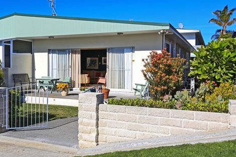 Photo of property in 10 North Terrace, Westshore, Napier, 4110