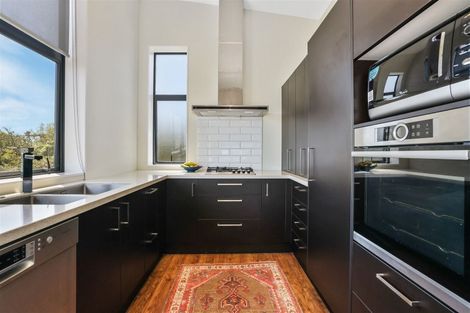 Photo of property in 31 Cannon Hill Crescent, Mount Pleasant, Christchurch, 8081