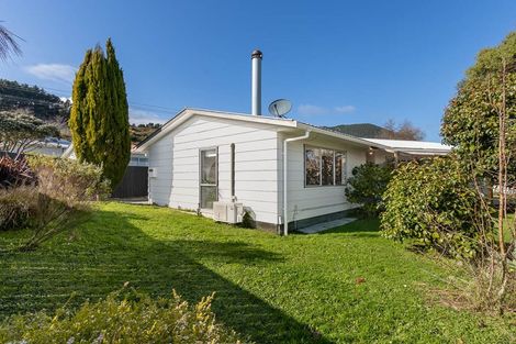 Photo of property in 5 Hookway Grove, Paraparaumu, 5032