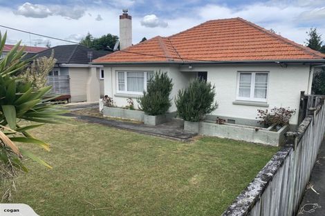 Photo of property in 9 Second Avenue, Avenues, Whangarei, 0110