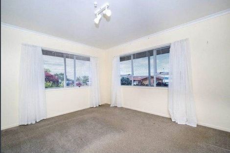 Photo of property in 2 Parkside Road, West Harbour, Auckland, 0618