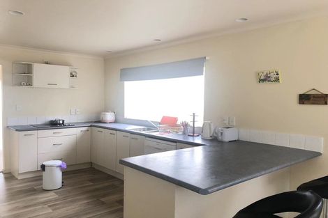 Photo of property in Chantelle Close, 44e Lavery Place, Sunnynook, Auckland, 0632