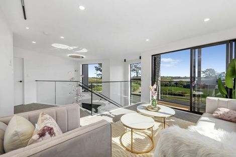 Photo of property in 13 Catalina Avenue, Rosehill, Papakura, 2113