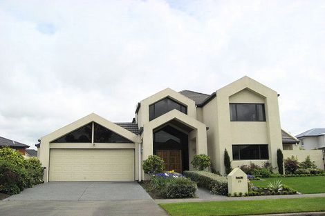 Photo of property in 19 Chateau Drive, Burnside, Christchurch, 8053