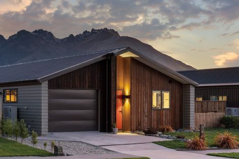 Photo of property in 43 Bannister Street, Jacks Point, Queenstown, 9371