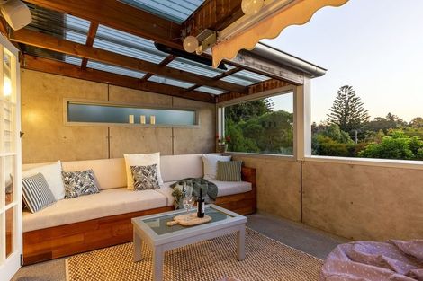 Photo of property in 2/22 Roseberry Avenue, Birkenhead, Auckland, 0626