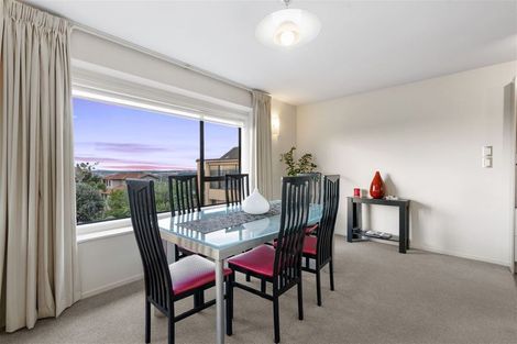 Photo of property in 2/12 Santa Monica Place, Goodwood Heights, Auckland, 2105