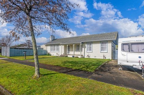Photo of property in 1 Wairau Place, Kelvin Grove, Palmerston North, 4414