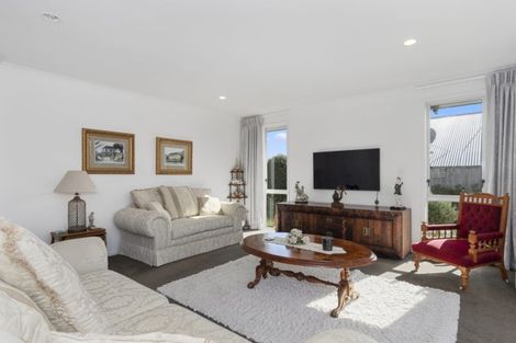 Photo of property in 2 Kakapo Place, Pyes Pa, Tauranga, 3112