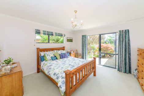 Photo of property in 24 Greenwood Place, Fitzherbert, Palmerston North, 4410