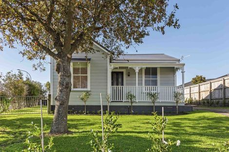 Photo of property in 19 Tuahu Place, Waitara, 4320