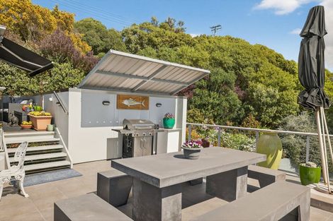 Photo of property in 303 Marine Drive, Charteris Bay, Lyttelton, 8971