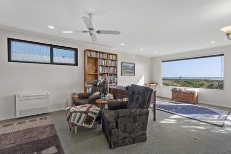 Photo of property in 5 Moana Street, Otaki Beach, Otaki, 5512