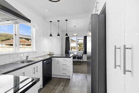 Photo of property in 145 Stokes Valley Road, Stokes Valley, Lower Hutt, 5019