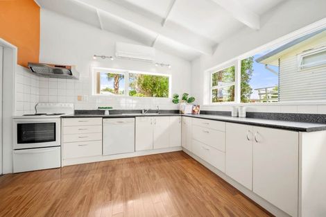 Photo of property in 500 East Coast Road, Windsor Park, Auckland, 0630