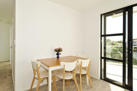 Photo of property in Apollo Apartments, 201/46 Rosedale Road, Rosedale, Auckland, 0632