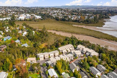 Photo of property in 1/206 Manuka Road, Bayview, Auckland, 0629