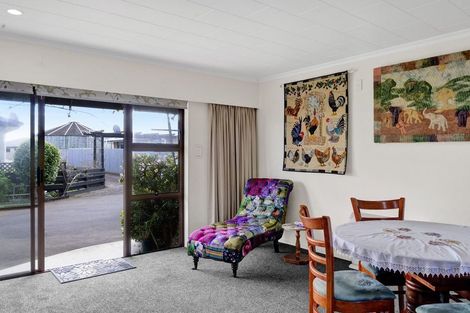 Photo of property in 24a Albion Street, Hawera, 4610