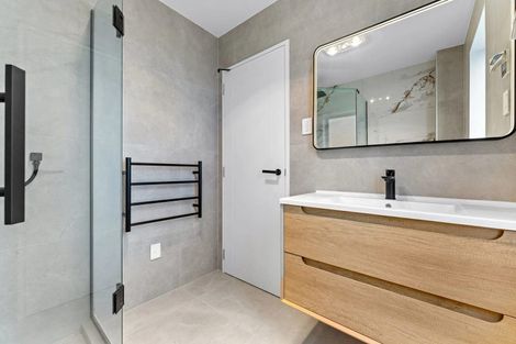 Photo of property in 24 Piringa Road, Pukekohe, 2120