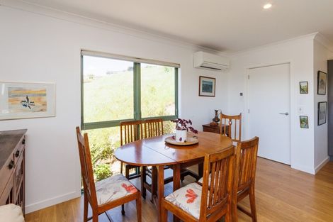 Photo of property in 121 Cashmere Drive, Fitzherbert, Palmerston North, 4410