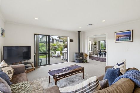 Photo of property in 20 Gandalf Crescent, Paraparaumu, 5032