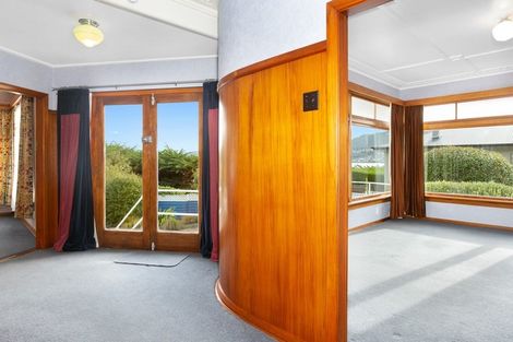 Photo of property in 4 Rosehill Road, Macandrew Bay, Dunedin, 9077