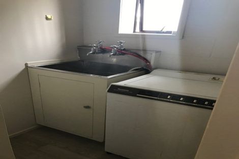 Photo of property in 171 Te Atatu Road, Te Atatu South, Auckland, 0610