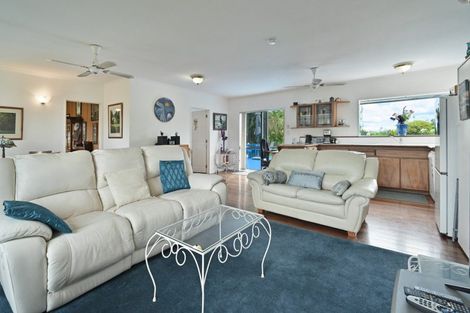 Photo of property in 1664 Kahuranaki Road, Kahuranaki, Havelock North, 4295