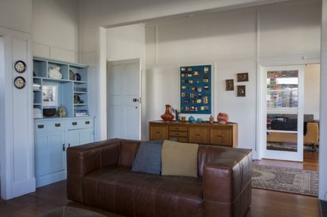 Photo of property in 45 Napier Terrace, Hospital Hill, Napier, 4110