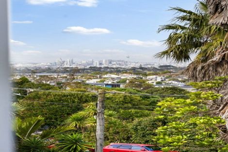 Photo of property in 55 Seaview Road, Castor Bay, Auckland, 0620