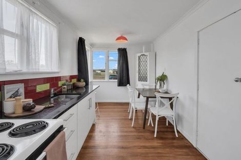 Photo of property in 33 Matipo Street, Castlecliff, Whanganui, 4501