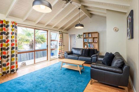 Photo of property in 3 Walton Road, Paraparaumu Beach, Paraparaumu, 5032